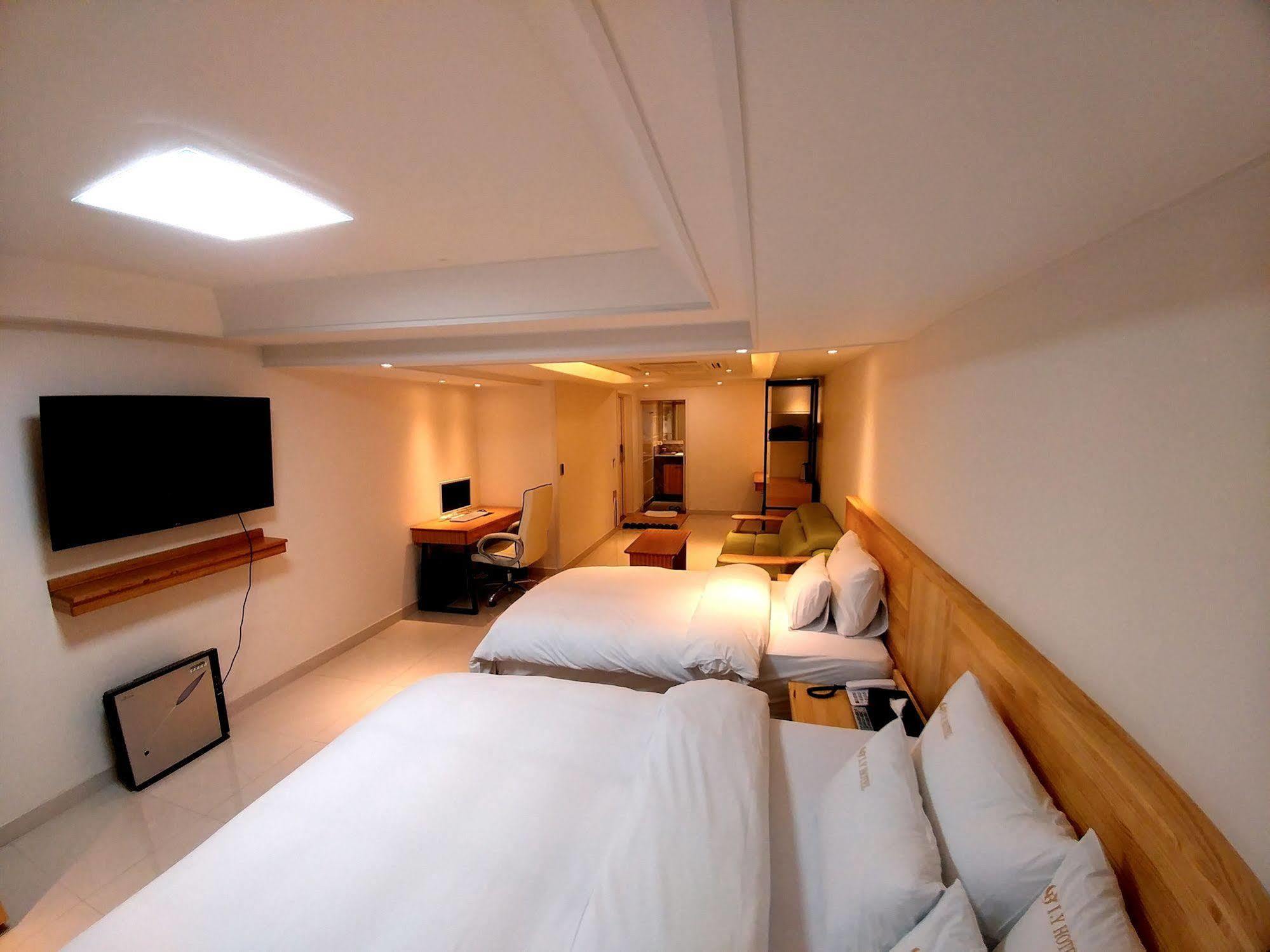 I.Y Hotel Suwon Exterior photo