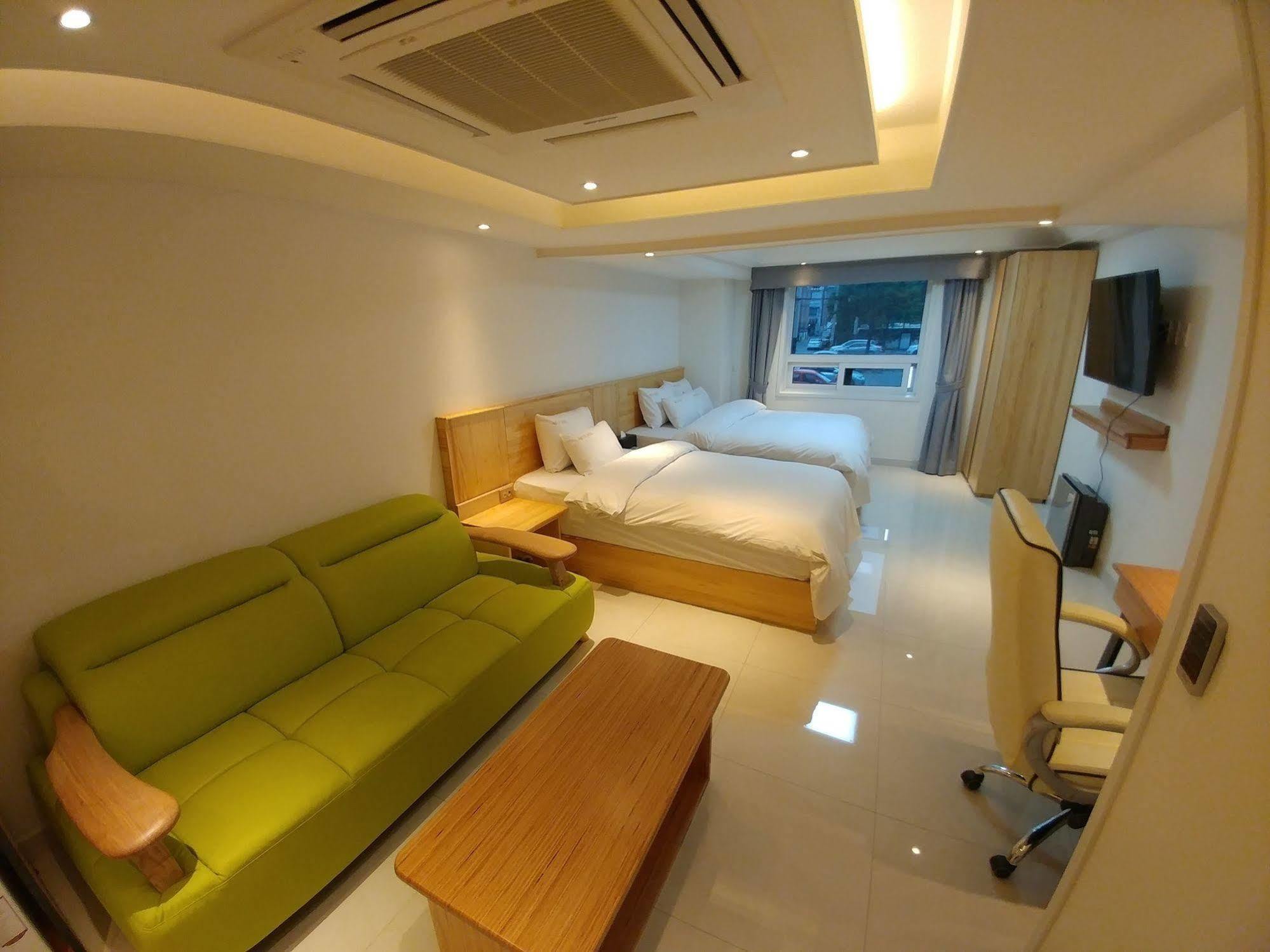 I.Y Hotel Suwon Exterior photo