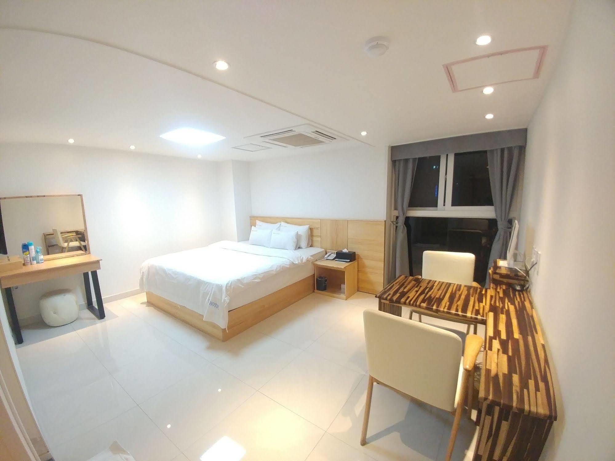 I.Y Hotel Suwon Exterior photo