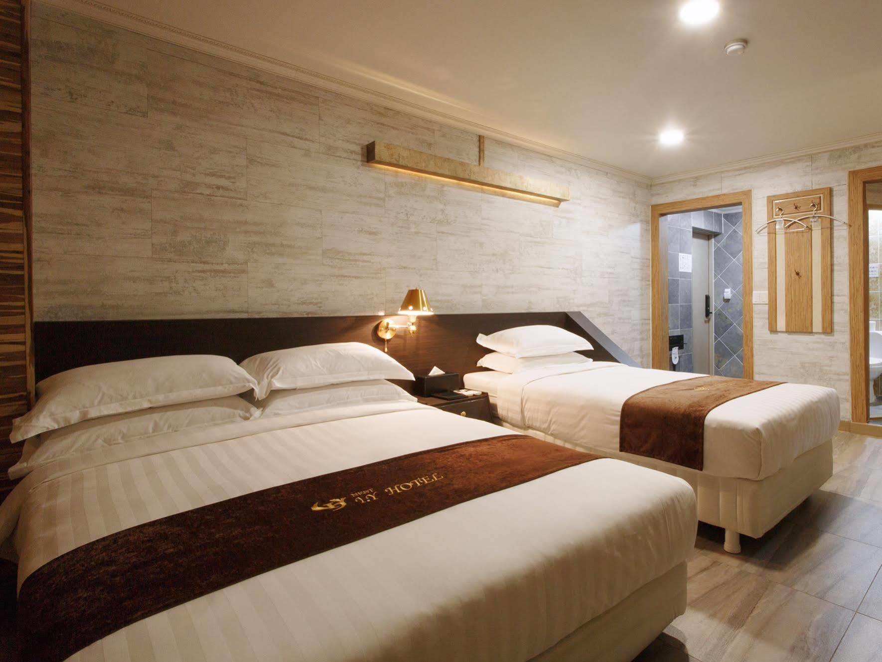 I.Y Hotel Suwon Exterior photo