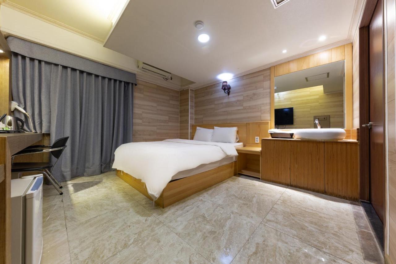 I.Y Hotel Suwon Exterior photo