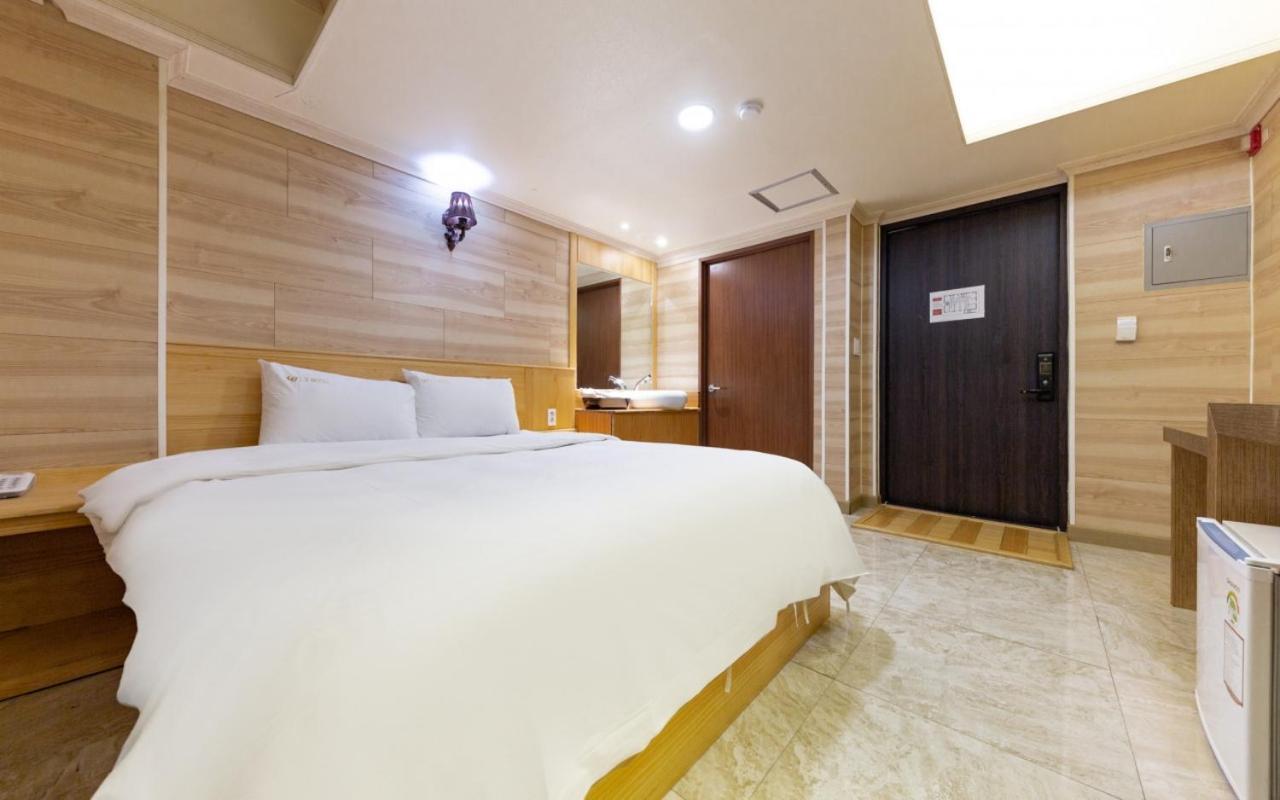 I.Y Hotel Suwon Exterior photo