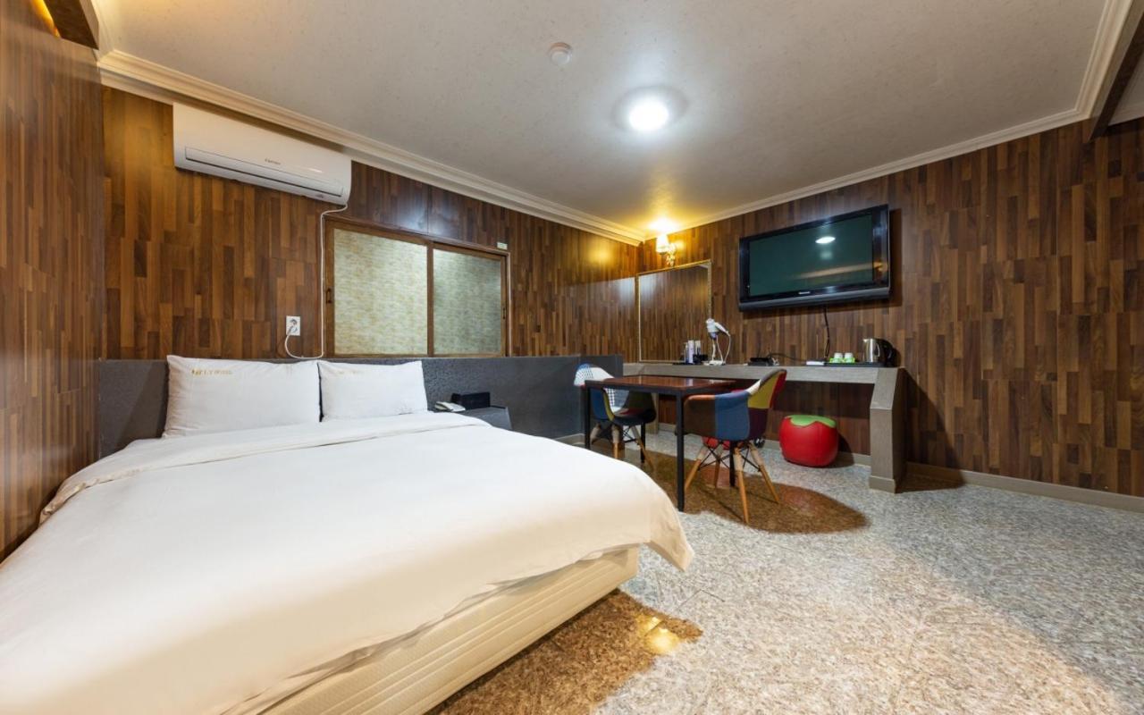 I.Y Hotel Suwon Exterior photo