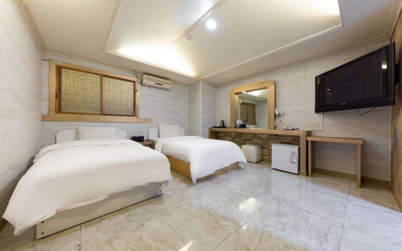 I.Y Hotel Suwon Exterior photo